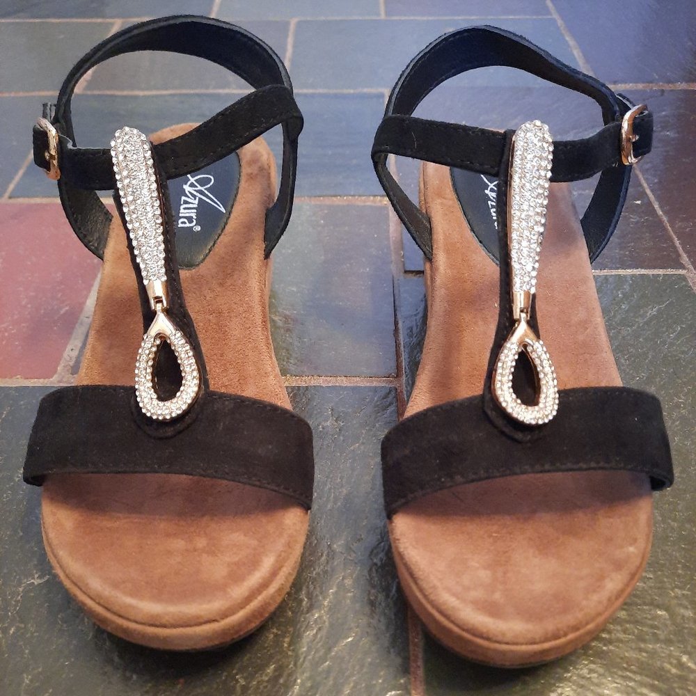 Azura Lawna Sandals